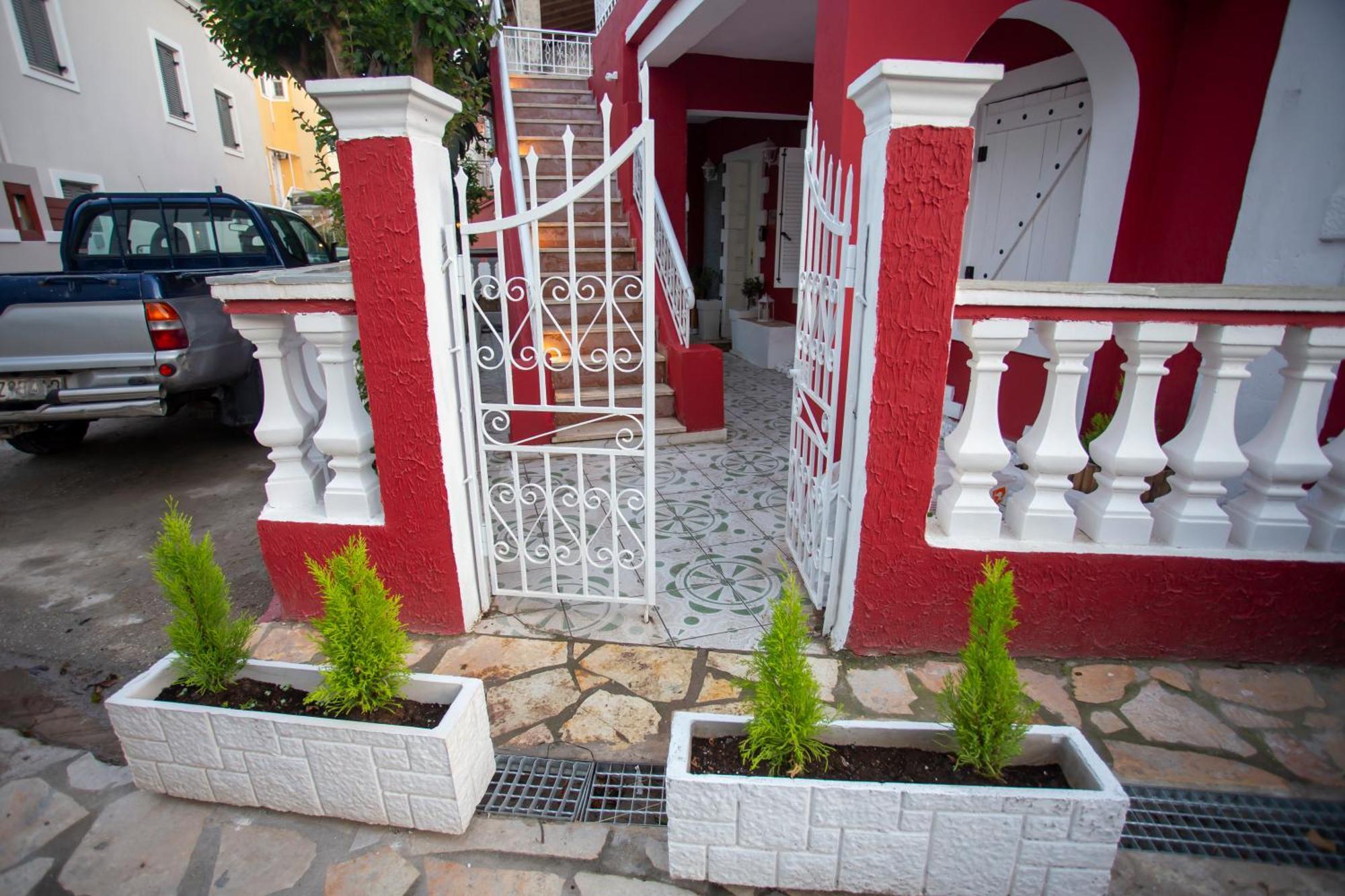 Anatoli Studios In Front Of The Beach Mesongí Екстериор снимка